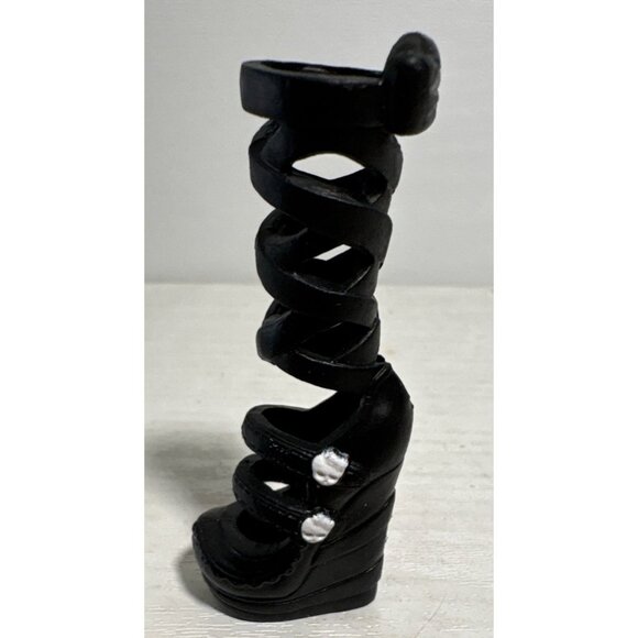 Monster High Right Boot Picture Day Draculaura Doll Replacement Black Shoe - Picture 1 of 6